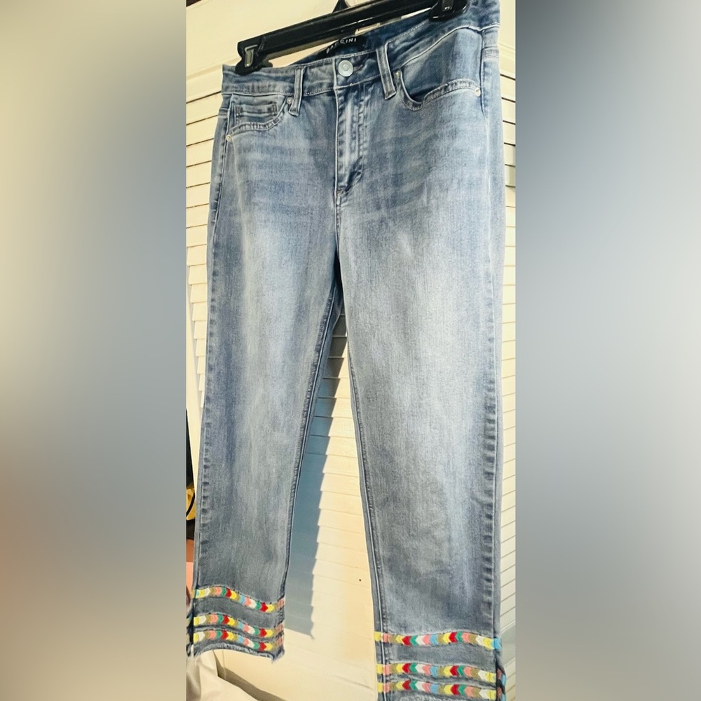 BACCINI ankle cropped Blue Jeans with Multicolor Embroidery